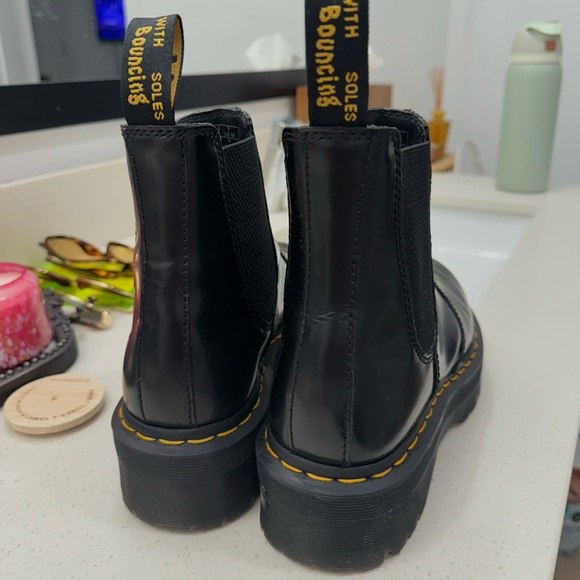 2976 Smooth Leather Platform Chelsea Boots Women’s Size 8.5 - Picture 4 of 5